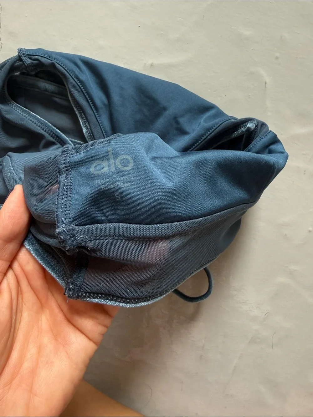 ALO Yoga Luxe Bra in Eclipe Blue